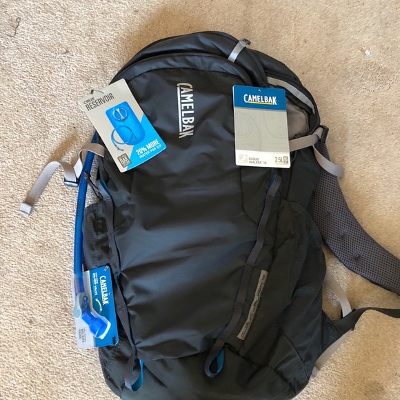 camelbak cloud walker 18l hydration pack